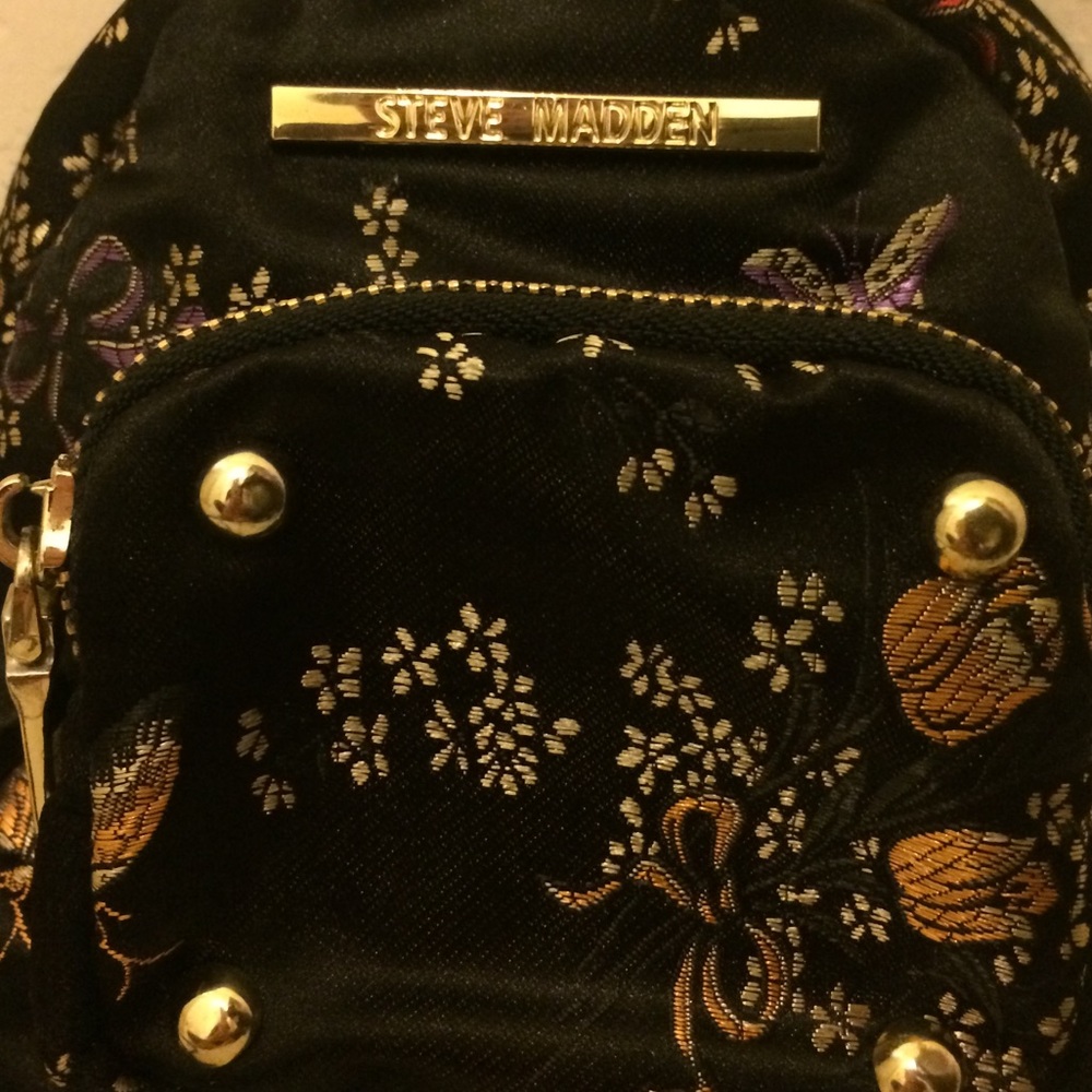 Backpack - Picture 4 of 5
